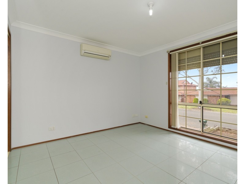 1  Swan Circuit, Green Valley NSW 2168