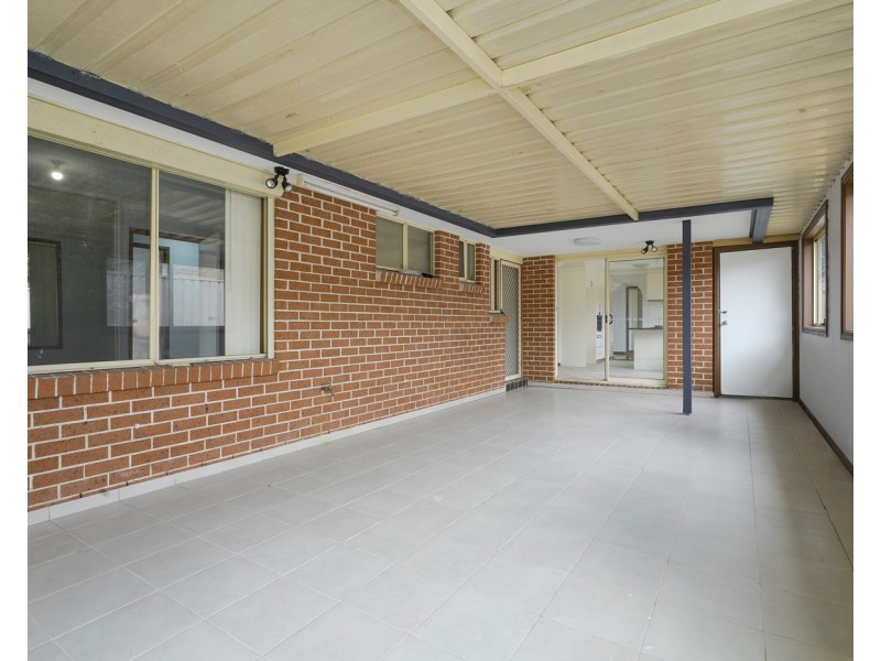 1  Swan Circuit, Green Valley NSW 2168