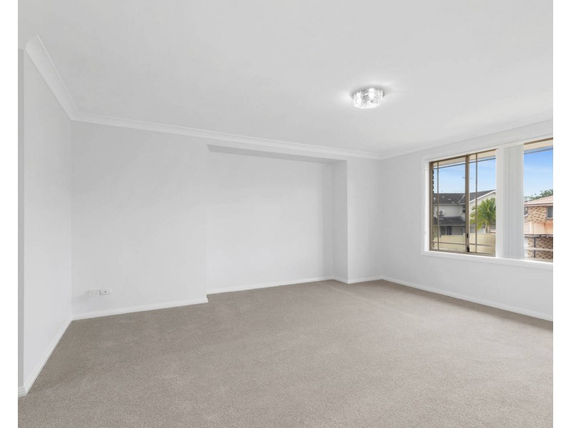 23 Croker Place, Green Valley NSW 2168