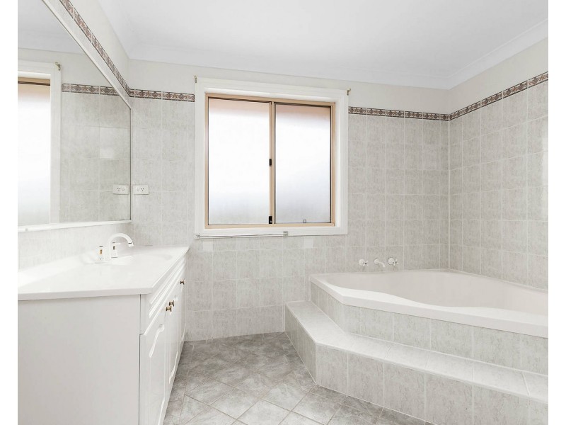 23 Croker Place, Green Valley NSW 2168