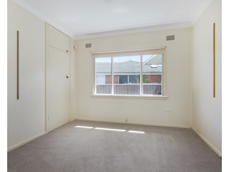 27 Atchison Road, Macquarie Fields NSW 2564