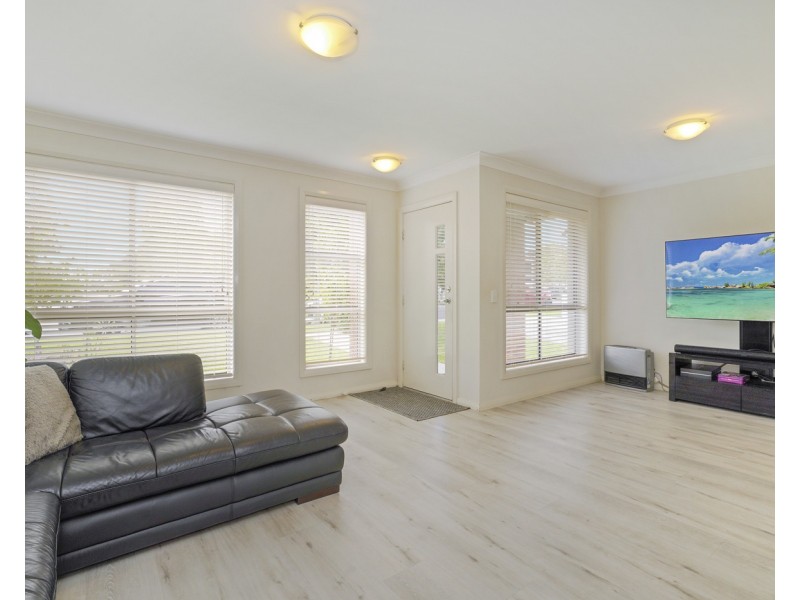 88 Northampton Drive, Glenfield NSW 2167
