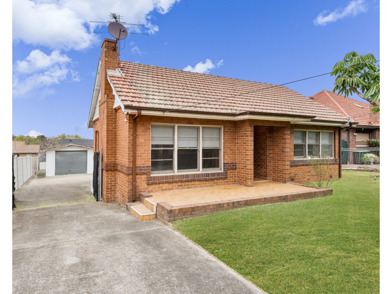 14 Macquarie Street, Greenacre NSW 2190