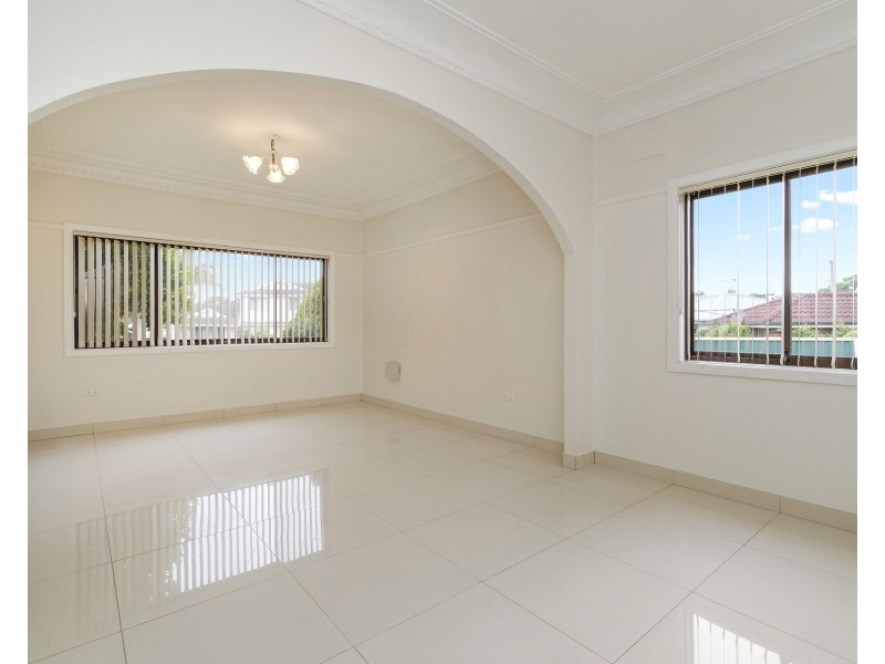 7 Saunders Avenue, Liverpool NSW 2170