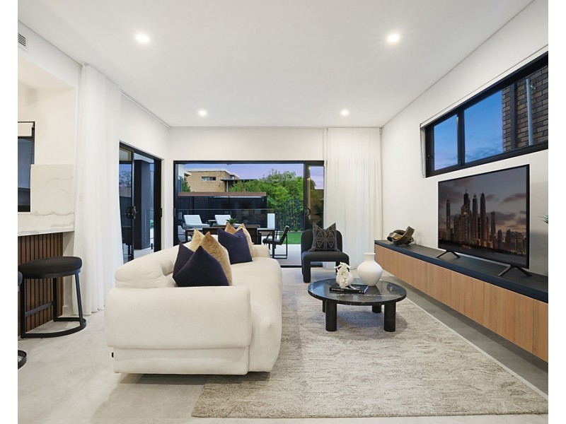 30 Lookout Drive, Mount Pritchard NSW 2170