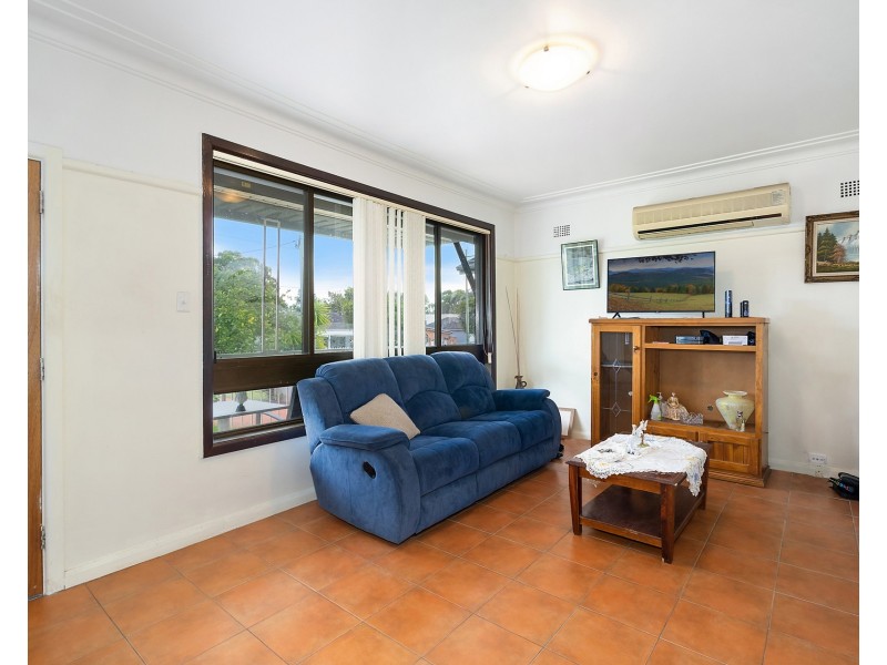 12 Amalfi Street, Lurnea NSW 2170