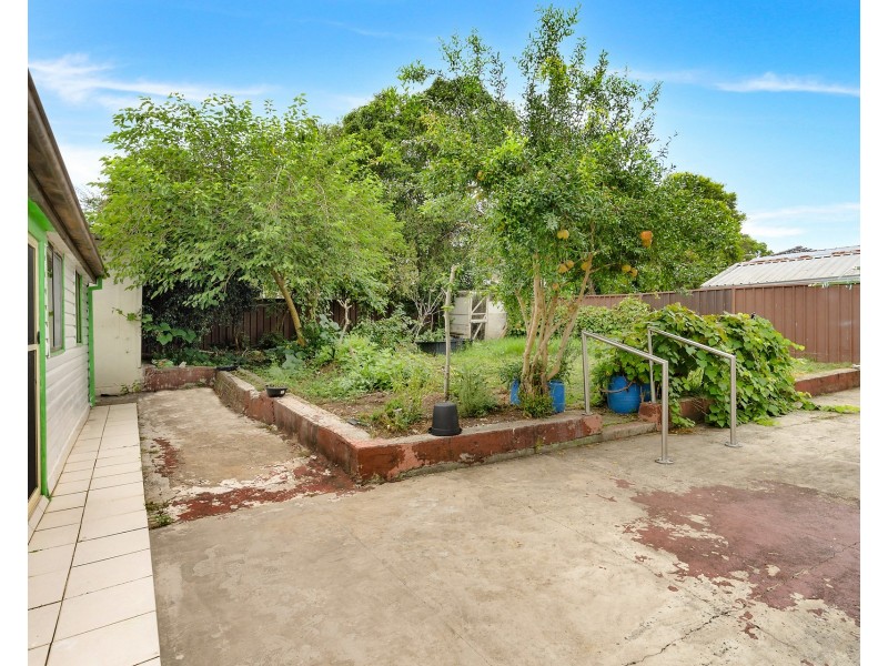 12 Amalfi Street, Lurnea NSW 2170