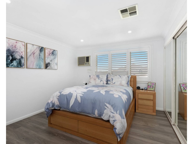 18 Thirroul Circuit, Prestons NSW 2170