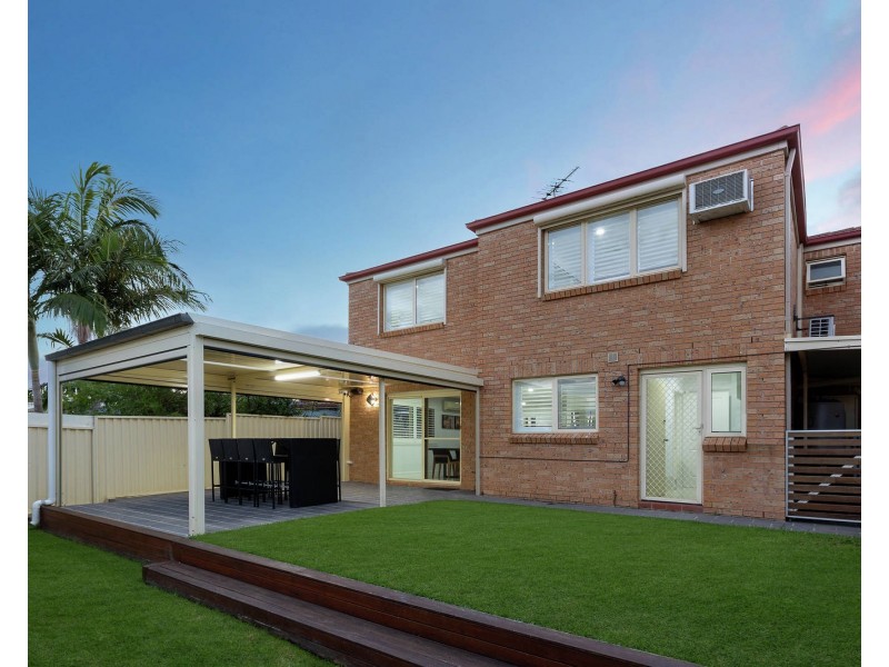 18 Thirroul Circuit, Prestons NSW 2170
