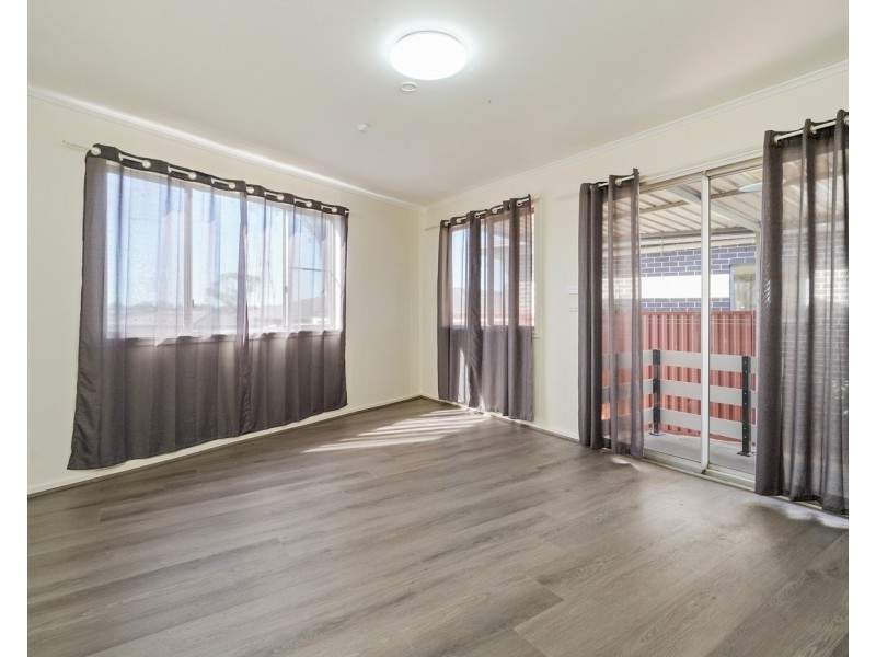 18 Collins Avenue, Lurnea NSW 2170