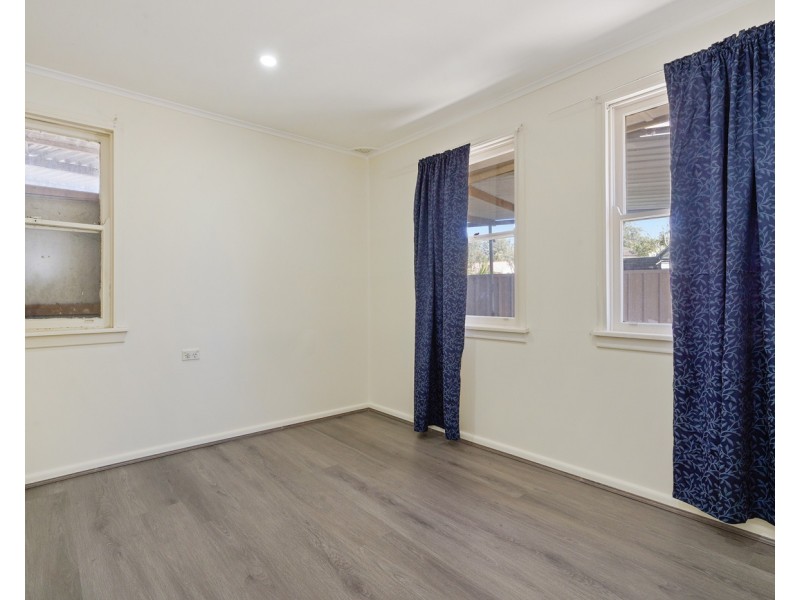 18 Collins Avenue, Lurnea NSW 2170