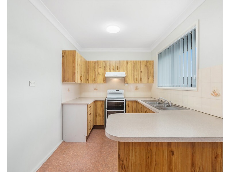 37 O’Neile Crescent, Lurnea NSW 2170