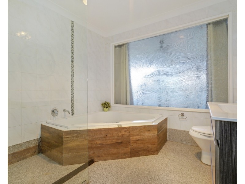 29 Salamaua Crescent, Holsworthy NSW 2173