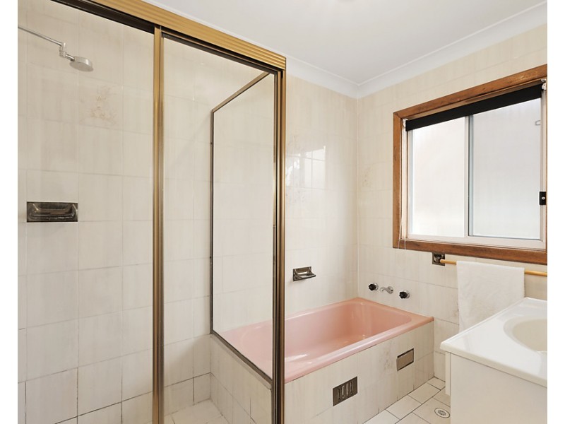 27 Graham Avenue, Casula NSW 2170