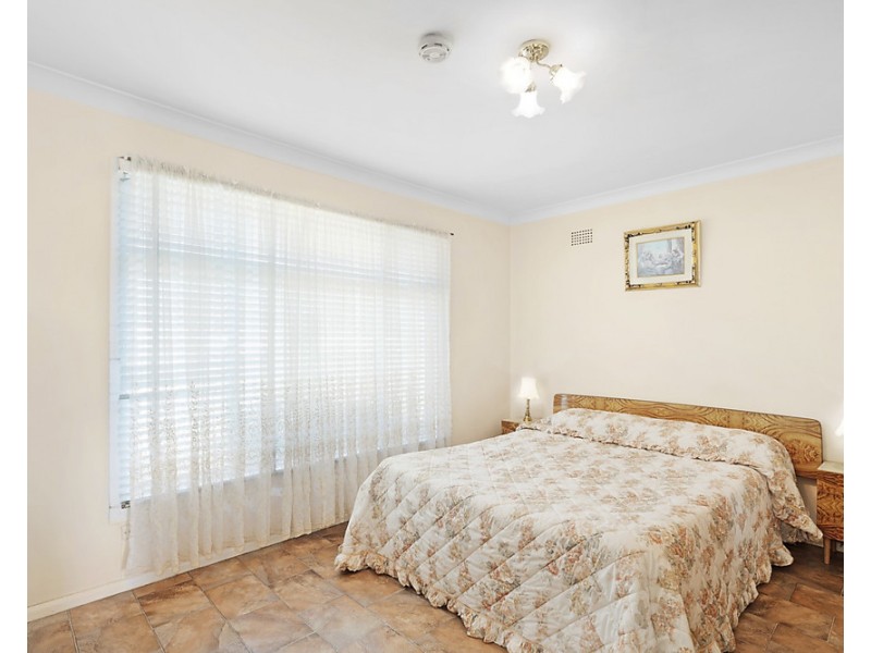 27 Graham Avenue, Casula NSW 2170