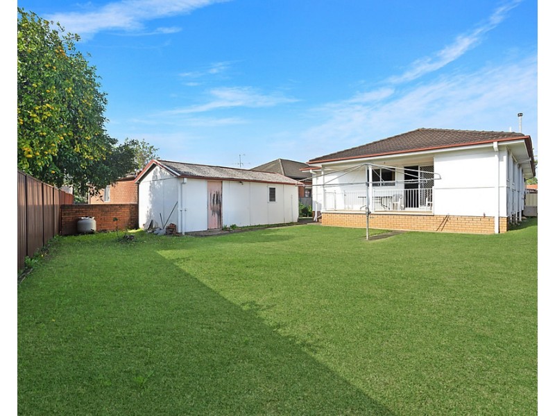 27 Graham Avenue, Casula NSW 2170