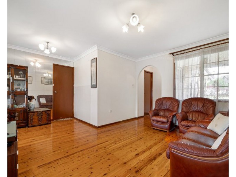 14 Kitava Close, Glenfield NSW 2167