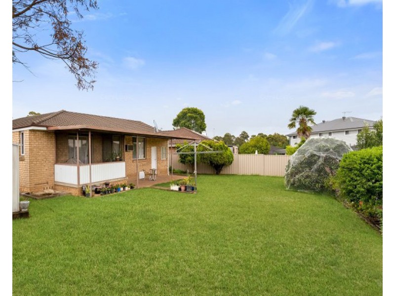 14 Kitava Close, Glenfield NSW 2167