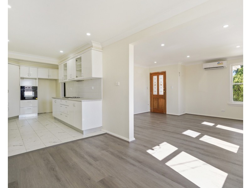 18 Collins Avenue, Lurnea NSW 2170