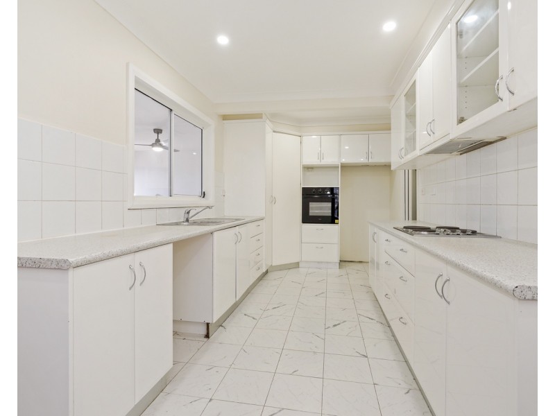 18 Collins Avenue, Lurnea NSW 2170