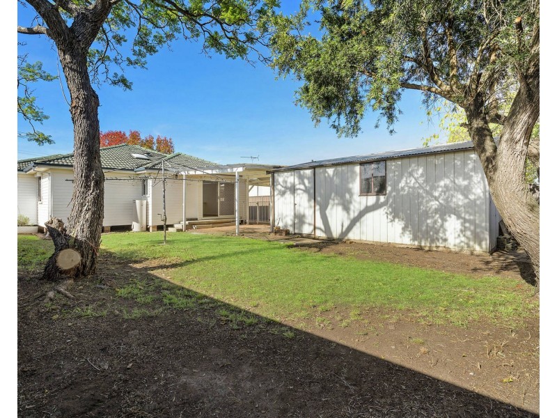 7 Brain Avenue, Lurnea NSW 2170