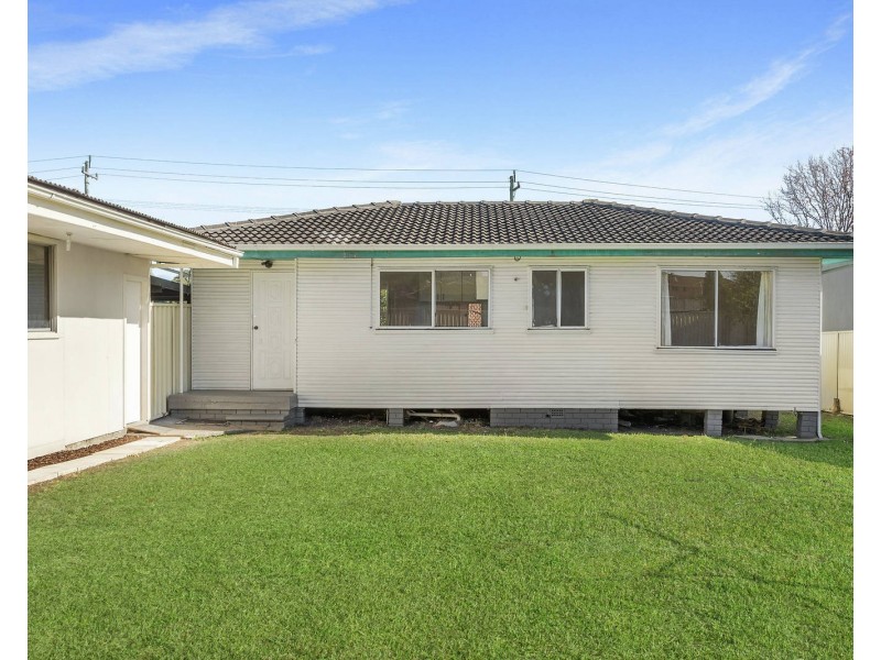 24 Amalfi Street, Lurnea NSW 2170