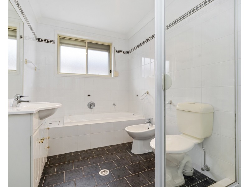 7b Lookout Drive, Mount Pritchard NSW 2170