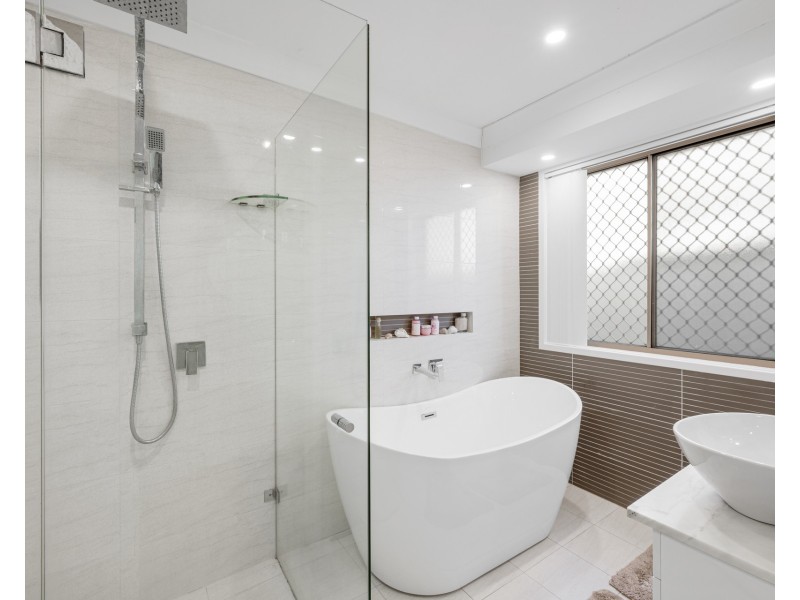 24 Idriess Place, Edensor Park NSW 2176