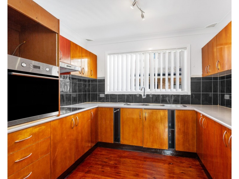 20 Chrysanthemum Avenue, Lurnea NSW 2170