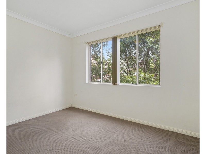 28/2-4 Kane Street, Guildford NSW 2161