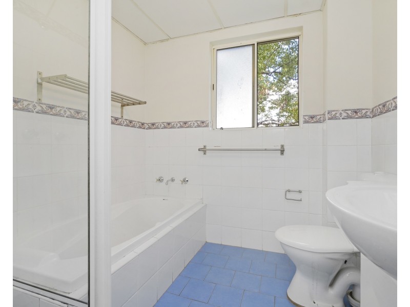 28/2-4 Kane Street, Guildford NSW 2161