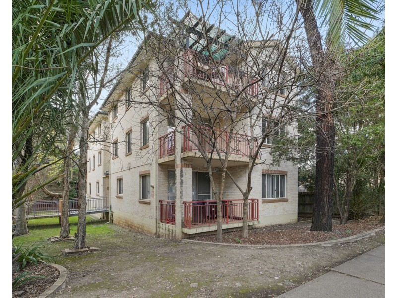 28/2-4 Kane Street, Guildford NSW 2161