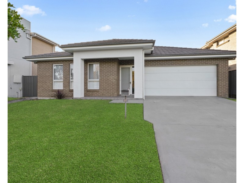 27 Whistler Street, Gregory Hills NSW 2557