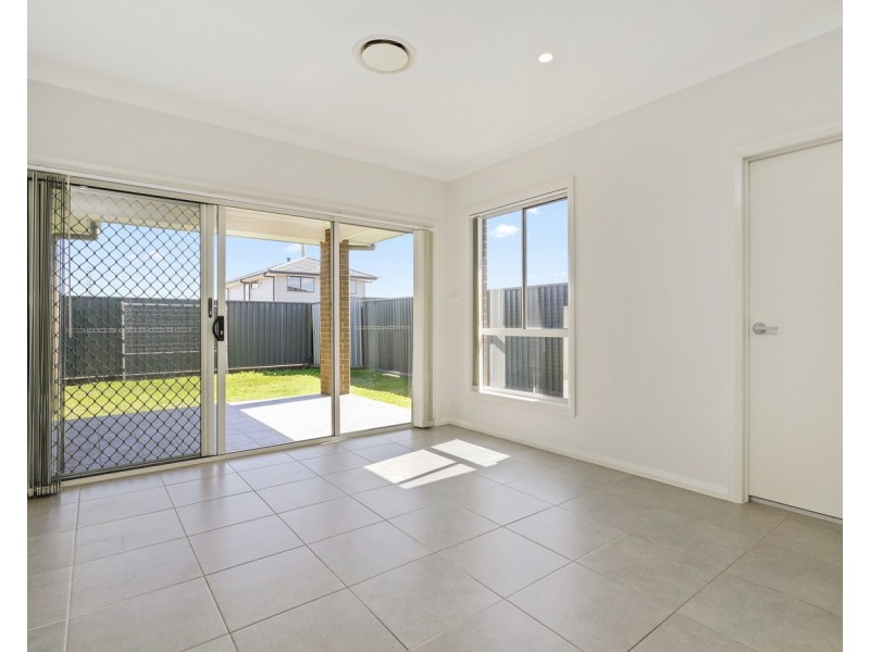 27 Whistler Street, Gregory Hills NSW 2557