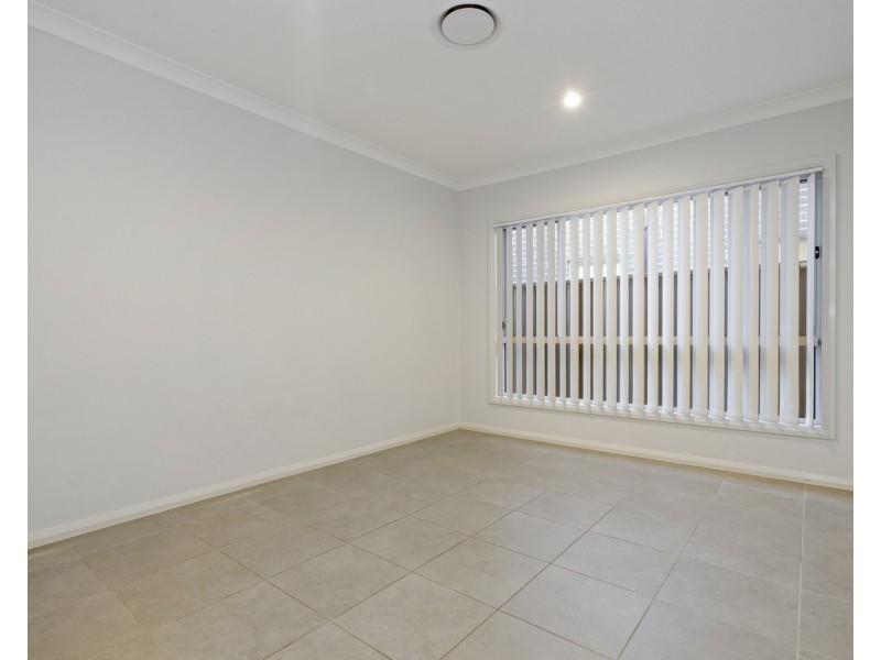 27 Whistler Street, Gregory Hills NSW 2557