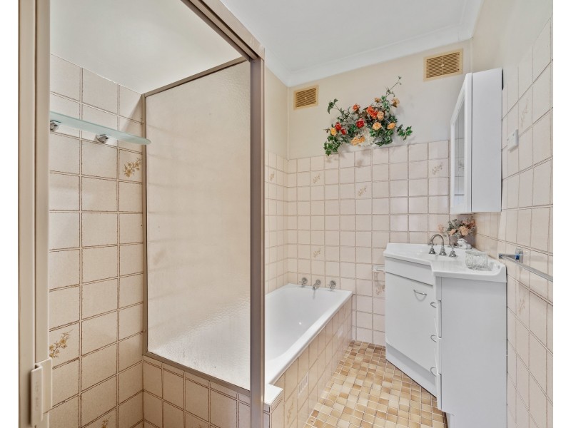 27 Stanton Street, Liverpool NSW 2170