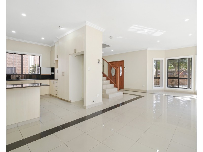 1/40-42 Sheriff Street, Ashcroft NSW 2168