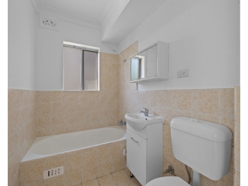 1/18 Drummond Street, Warwick Farm NSW 2170