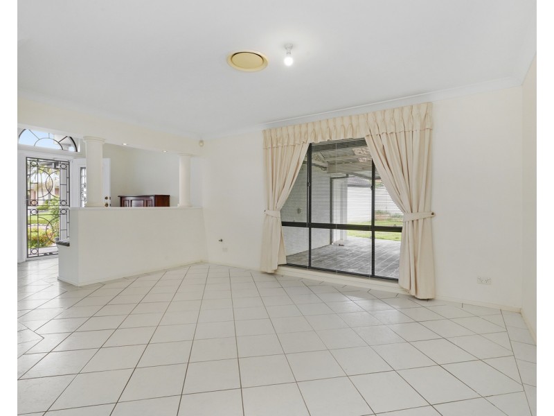 21 Blacket Place, West Hoxton NSW 2171