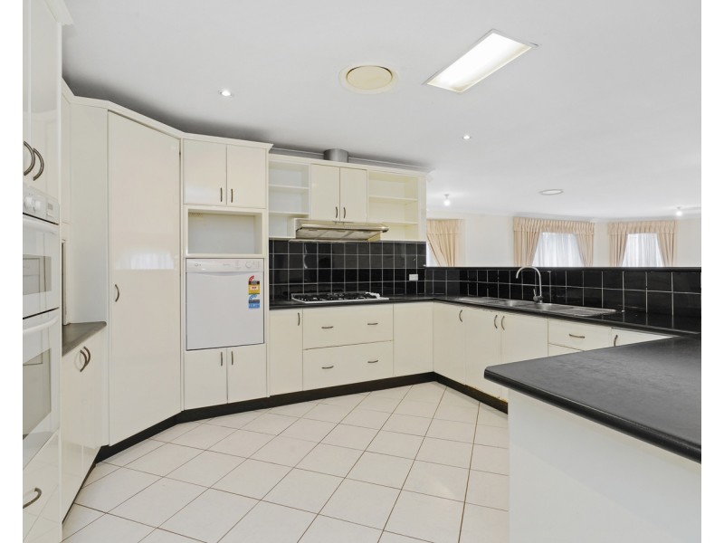 21 Blacket Place, West Hoxton NSW 2171