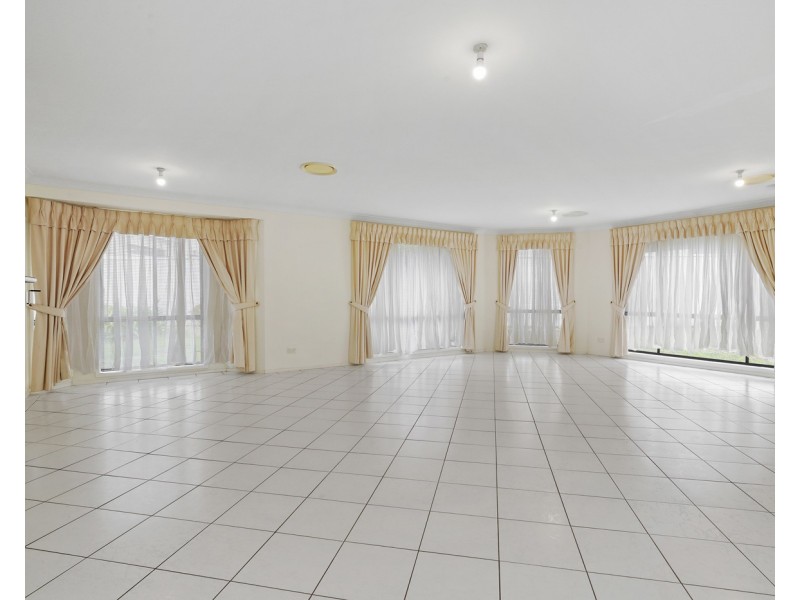 21 Blacket Place, West Hoxton NSW 2171