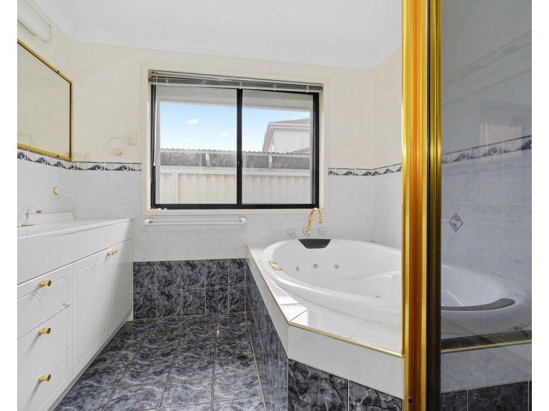 21 Blacket Place, West Hoxton NSW 2171