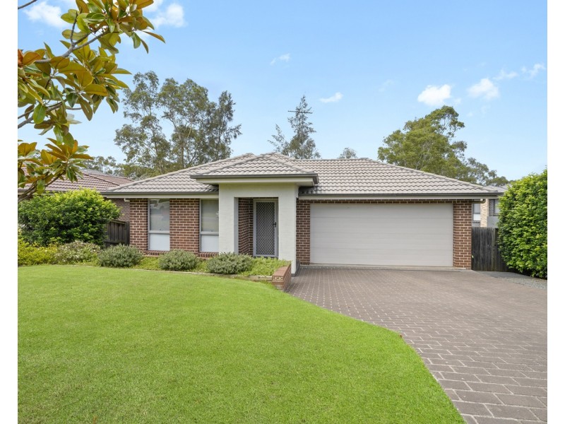 11 Jarvisfield Place, Macquarie Links NSW 2565