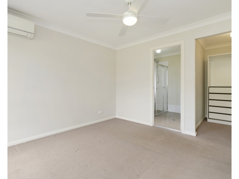 11 Jarvisfield Place, Macquarie Links NSW 2565