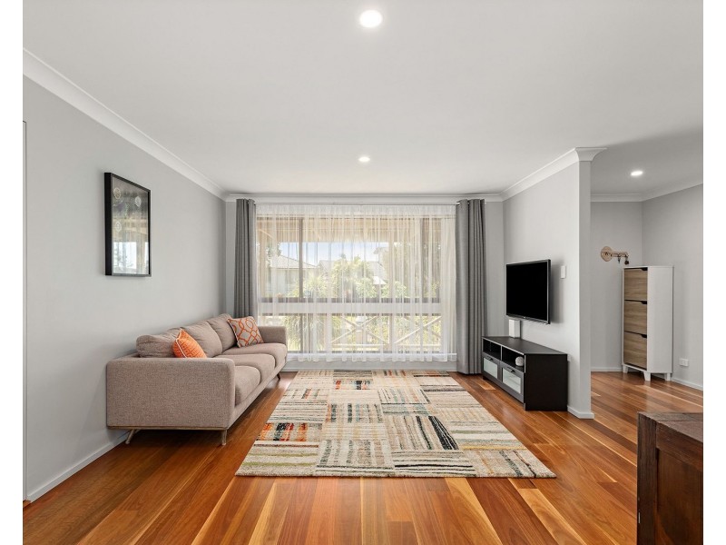 4 Wau Place, Glenfield NSW 2167