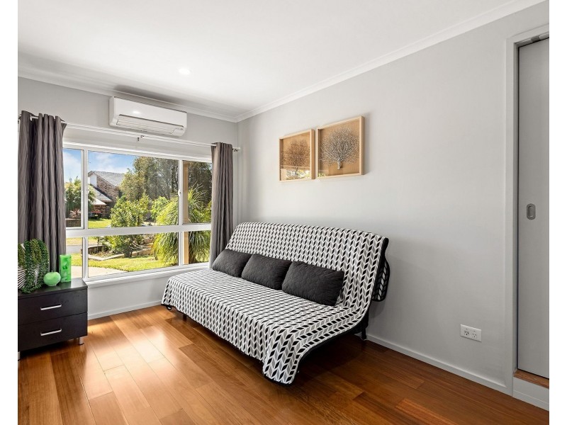 4 Wau Place, Glenfield NSW 2167