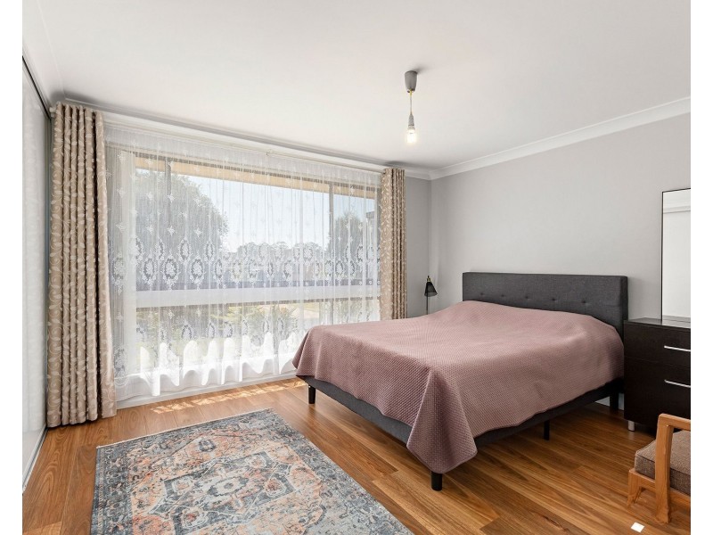 4 Wau Place, Glenfield NSW 2167