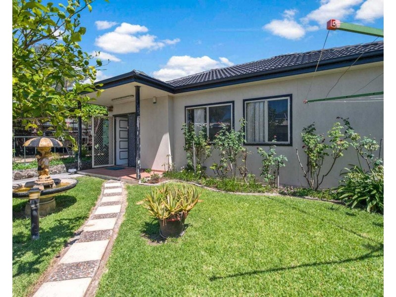 19a Holland Crescent, Casula NSW 2170