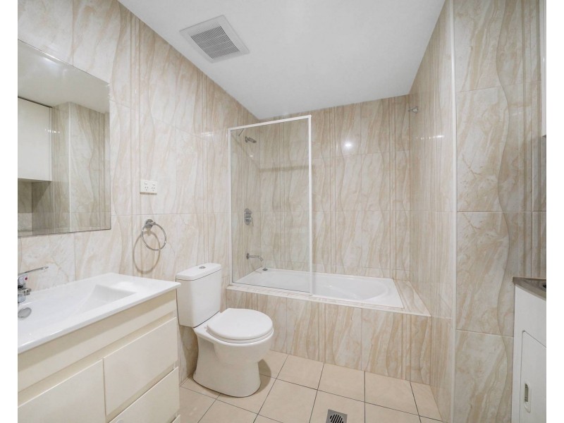 4/1 Mill Road, Liverpool NSW 2170