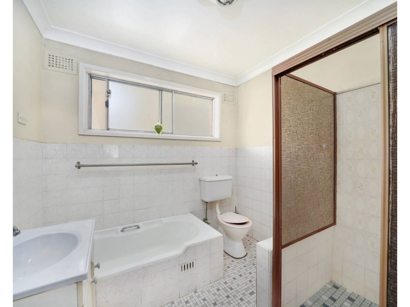 6 Edith Avenue, Liverpool NSW 2170